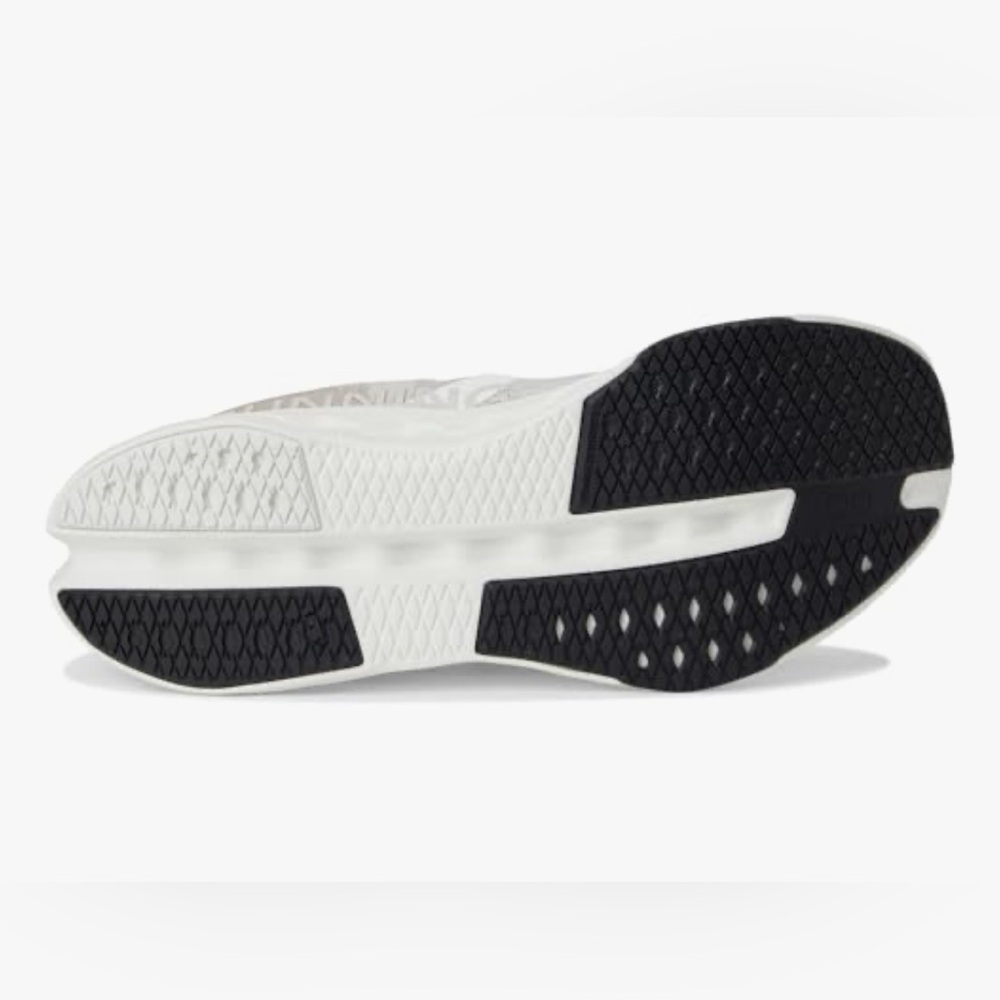 Size 8 - On Cloudsurfer Next Mist/Ivory - Picture 3 of 5